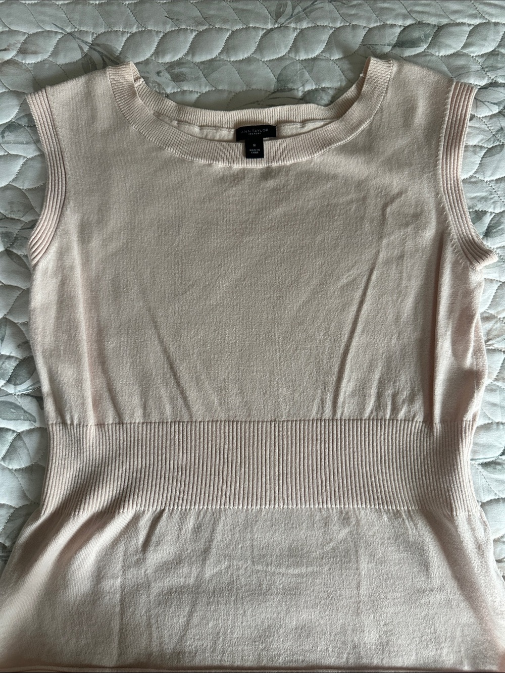 Ann Taylor Factory Blush Crewneck Sleeveless Knit Tank